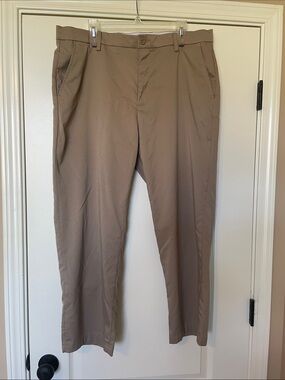 Amazon Essentials Men's Straight Chino Pants in Khaki